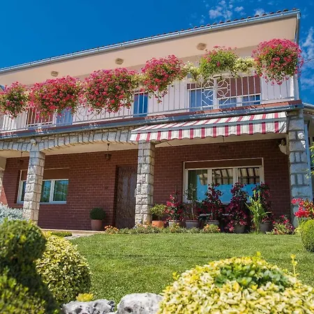 Apartment Karla Bribir (Primorje-Gorski Kotar)